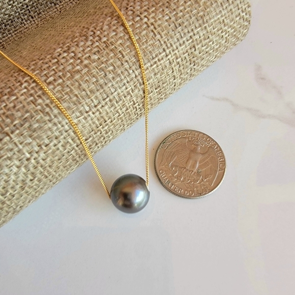 Swarovski Black Pearl  Necklace Minimalist Crystal Faux Pearl Floating Necklace - Picture 4 of 6